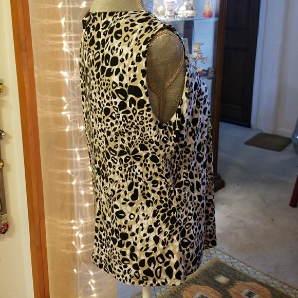 Calvin Klein Sleeveless Career Top - Picture 2 of 4